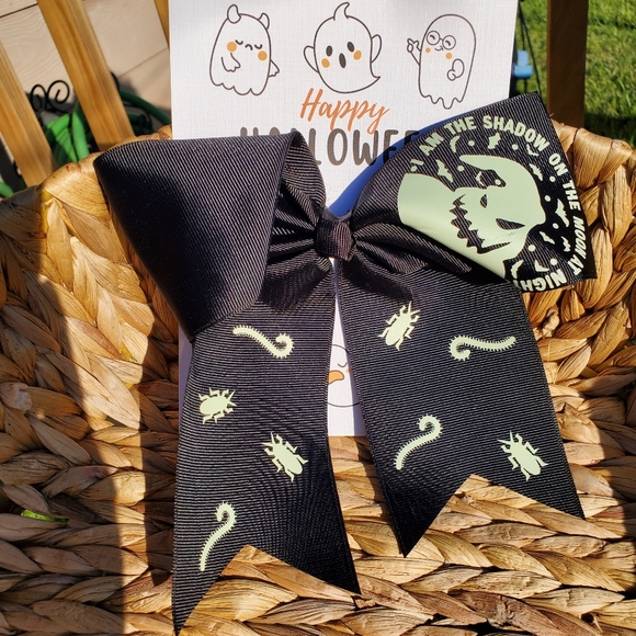 Oogie boogie hairbow 🎀 - Picture 2 of 3